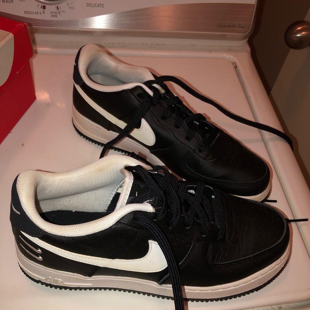 Black and white forces. Size 7Y